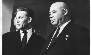 Ректор Капустин Е. А. и 1-й секретарь ЦК КПУ, выпускник 1936 г. П.Е.Шелест Визит 1970 г.