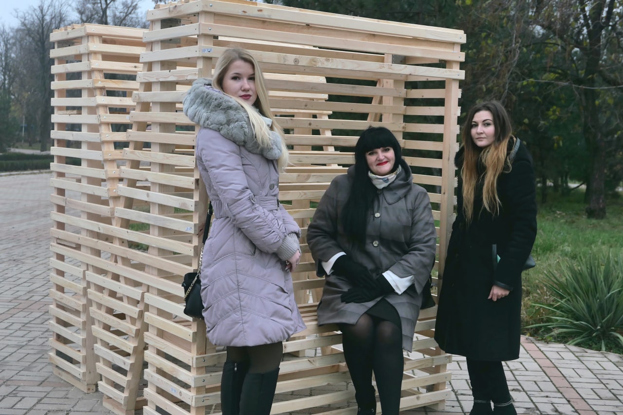 28 ноября в Городском парке Мариуполя состоялось торжественное мероприятие, посвященное открытию арт-объектов и созданию местного отделения Общероссийской организации «Городские реновации» на территории города Мариуполя.