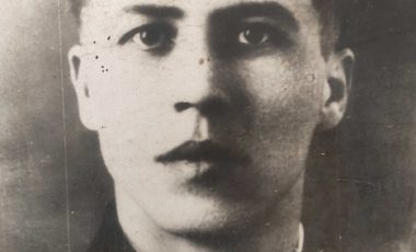 Лаврик Павел Федорович - выпускник 1950 г., канд. технических наук, доцент, первый зав. кафедрой металлургии и технологии сварочного производства, воевал на 1-м Белорусском фронте