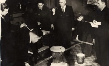 Проф. И. Г. Казанцев руководит исследованиями