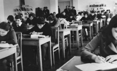 в читальном зале