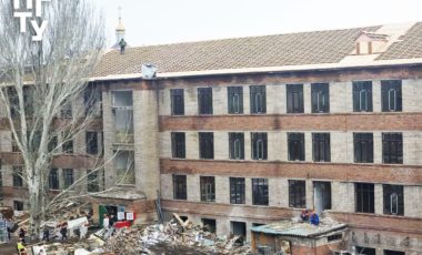 Начался монтаж оконных блоков в первом корпусе ПГТУ