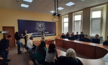 21 марта 2023 г. в Мариупольском гуманитарном университете прошел конкурс чтецов "Души прекрасные порывы", организованный отделом молодежной политики администрации города Мариуполя.