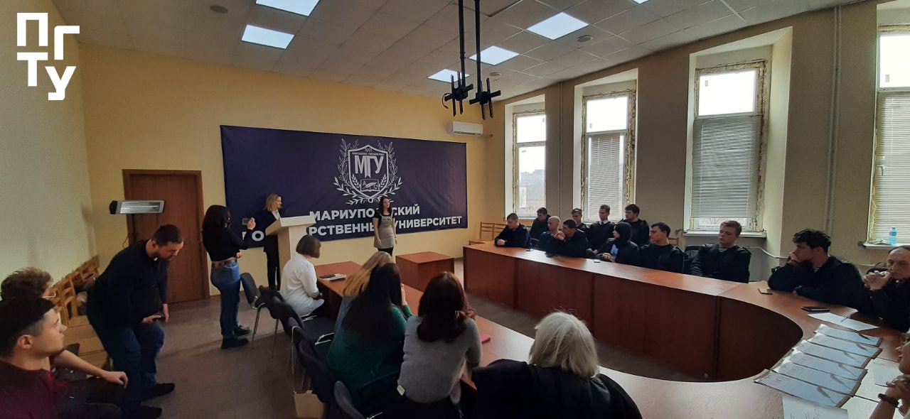 21 марта 2023 г. в Мариупольском гуманитарном университете прошел конкурс чтецов "Души прекрасные порывы", организованный отделом молодежной политики администрации города Мариуполя.