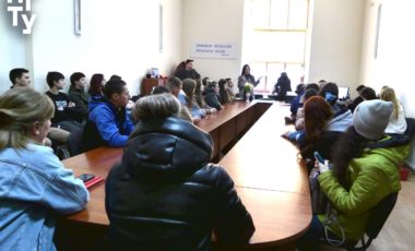 В стенах Приазовского государственного технического университета состоялась презентационная встреча студентов ПГТУ и МГУ им. А. Куинджи с амбассадором Арт-кластера «Таврида» Екатериной Семеновой