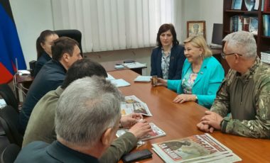 Приазовский государственный технический университет посетила с рабочим визитом депутат Государственной Думы, Заслуженная артистка РСФСР, киноактриса Елена Григорьевна Драпеко.