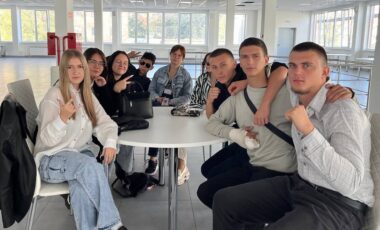 9_2024-10-03_09-06-00