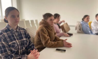 2_25-04-2025_12-57-18