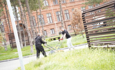 4_27-04-2025_22-05-48