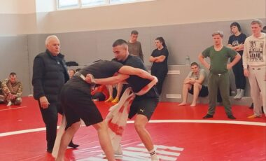 9_05-04-2025_17-59-57